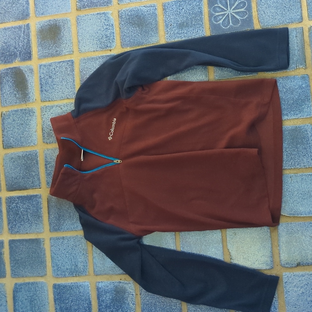 Soft kids Columbia fleece top